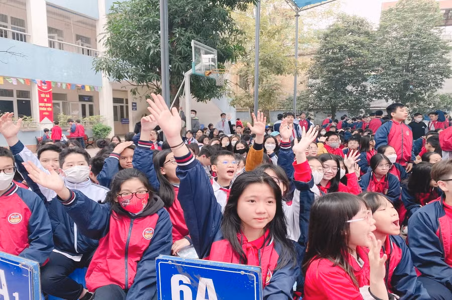 Hoạt động STEM không chỉ là sân chơi bổ ích sáng tạo còn tạo không khí hào hứng, sôi động cho học sinh.