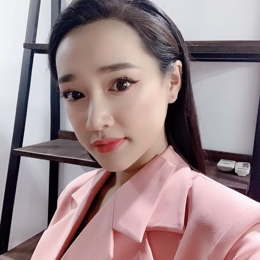 Nhìn những cặp sao Việt này, bạn sẽ tin rằng "tướng phu thê" là có thật ảnh 5 Nhìn những cặp sao Việt này, bạn sẽ tin rằng "tướng phu thê" là có thật ảnh 5