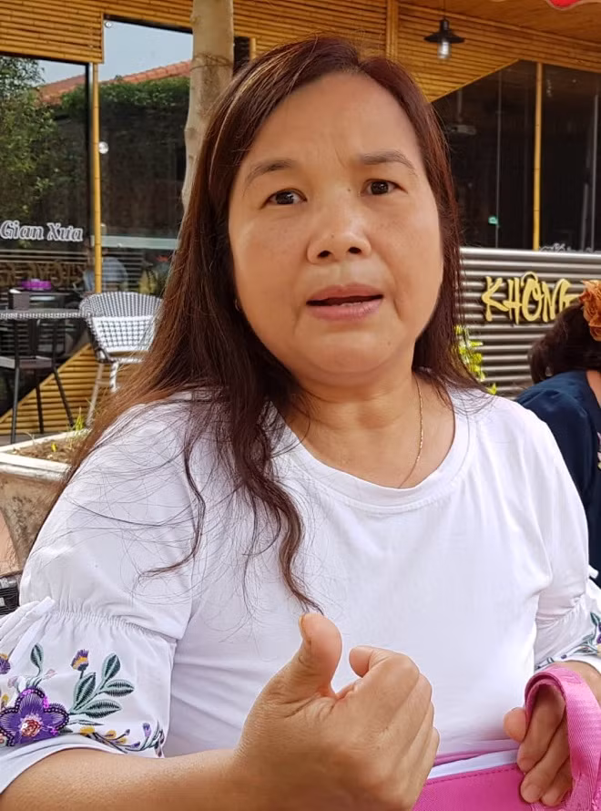Chị Nguyễn Thị Hồng Yến bị tai nạn lao động, mất 41% sức khỏe nhưng đã 9 năm mang sổ BHXH đi gõ cửa nhiều nơi mà không được giải quyết chế độ. Chị Nguyễn Thị Hồng Yến bị tai nạn lao động, mất 41% sức khỏe nhưng đã 9 năm mang sổ BHXH đi gõ cửa nhiều nơi mà không được giải quyết chế độ.