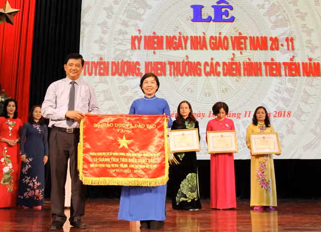 Xứng đáng lá cờ đầu của ngành GD-ĐT Thủ đô ảnh 3 Xứng đáng lá cờ đầu của ngành GD-ĐT Thủ đô ảnh 3