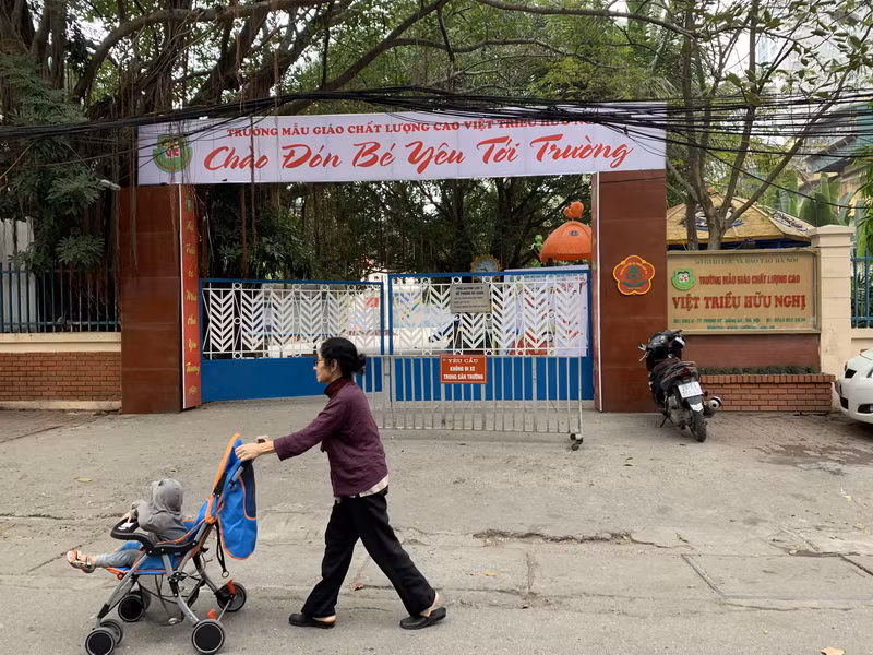 Trường mẫu giáo Việt Triều Hữu nghị nằm trên địa bàn phường Trung Tự, quận Đống Đa, Hà Nội