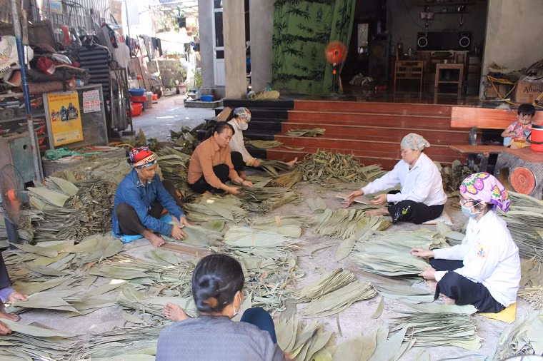  “Biến” lá tre thành... tiền ảnh 1