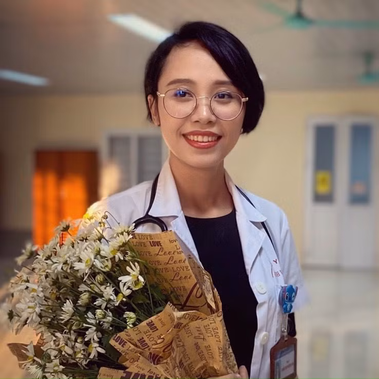 Bác sĩ Ninh Thị Phương Mai, Khoa Nội nhi Tổng hợp, Bệnh viện E. Ảnh NVCC.