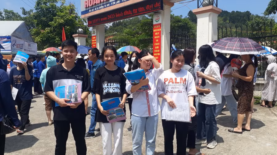 Thí sinh Lạng Sơn tham gia kỳ thi tốt nghiệp THPT Thí sinh Lạng Sơn tham gia kỳ thi tốt nghiệp THPT