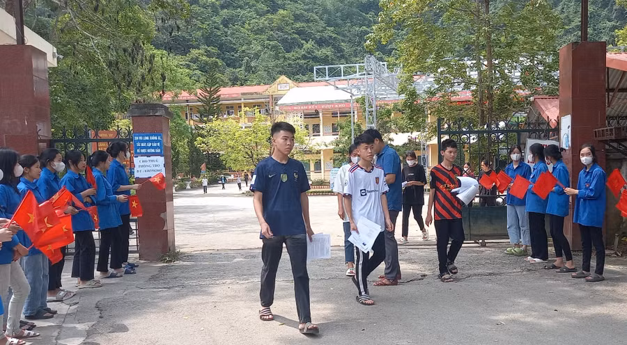 Thí sinh tham dự kỳ thi tuyển sinh vào lớp 10 ở Lạng Sơn.