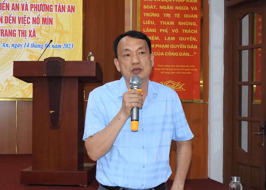 Đại diện doanh nghiệp phát biểu tại buổi đối thoại.