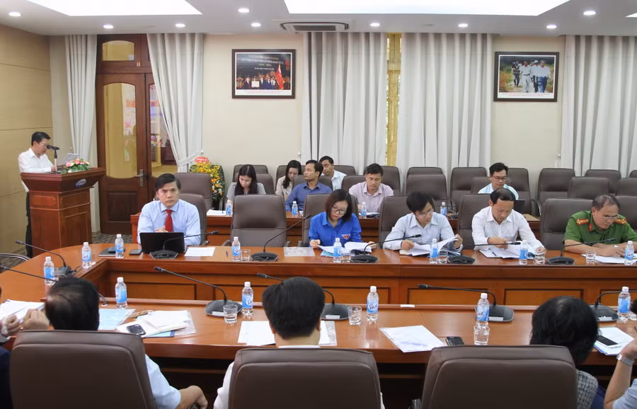 Các đại biểu tham dự tọa đàm.