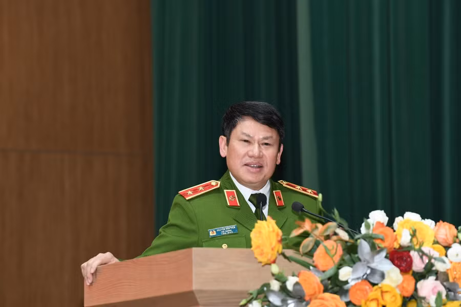 Trung tướng Nguyễn Văn Viện, Cục trưởng Cục Cảnh sát điều tra tội phạm về ma túy báo cáo tại hội nghị.
