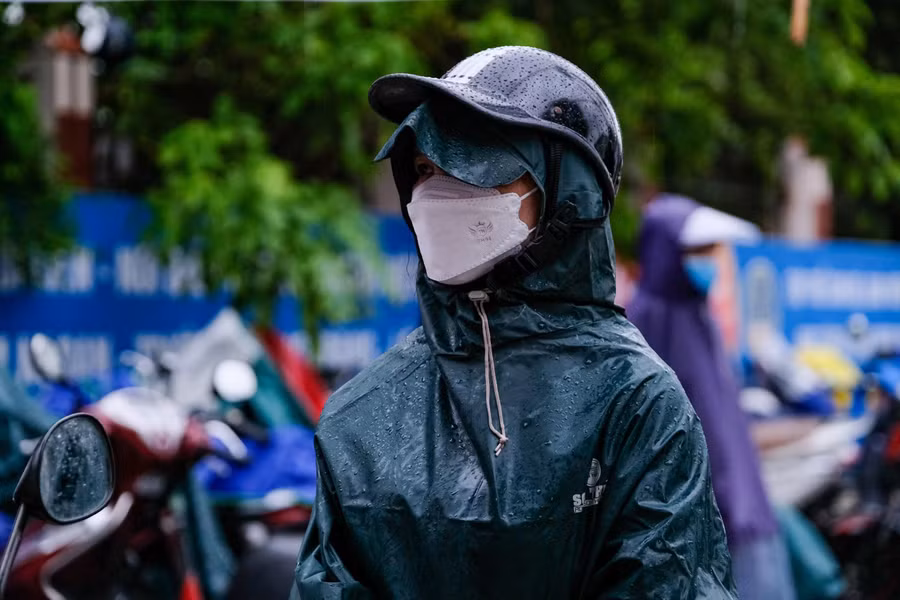 Tâm trạng của phụ huynh học sinh hướng về Điểm thi trường THPT Ngô Sĩ Liên (thành phố Bắc Giang). Tâm trạng của phụ huynh học sinh hướng về Điểm thi trường THPT Ngô Sĩ Liên (thành phố Bắc Giang).