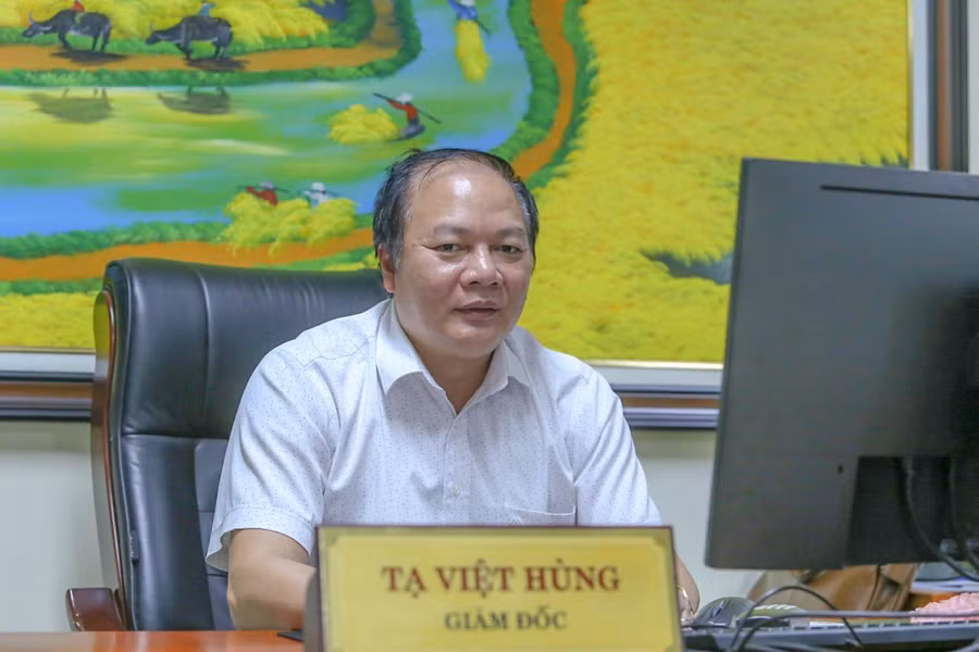Ông Tạ Việt Hùng - Giám đốc Sở GD&amp;ĐT Bắc Giang trao đổi với Báo GD&amp;TĐ.