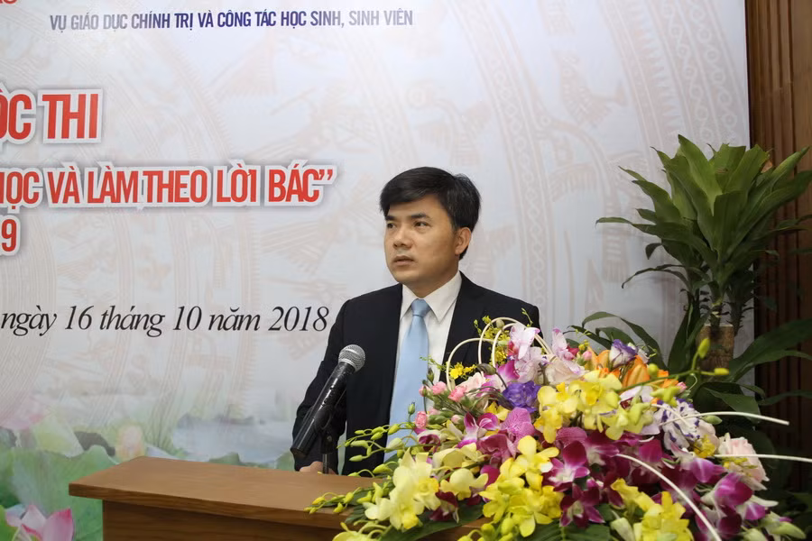 Ông Bùi Văn Linh- Phó Vụ trưởng Phụ trách Vụ Giáo dục Chính trị và CTHSSV Ông Bùi Văn Linh- Phó Vụ trưởng Phụ trách Vụ Giáo dục Chính trị và CTHSSV