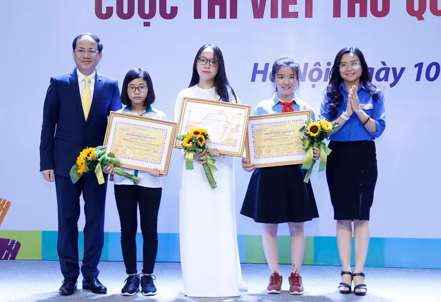 Nữ sinh Hải Dương đoạt giải Nhất cuộc thi viết thư quốc tế UPU 2019 ảnh 2