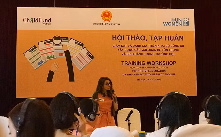 Các đại biểu thảo luận tại hội thảo Các đại biểu thảo luận tại hội thảo