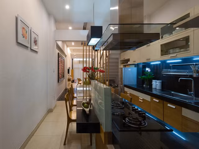 Những bí quyết thiết kế nội thất cho nhà ống hẹp - Ảnh 2.