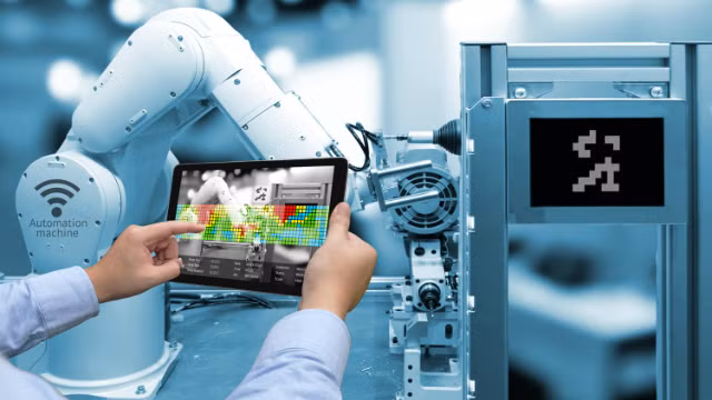 Các robot công nghiệp hiện đang cạnh tranh với lao động có tay nghề thấp. Ảnh minh họa