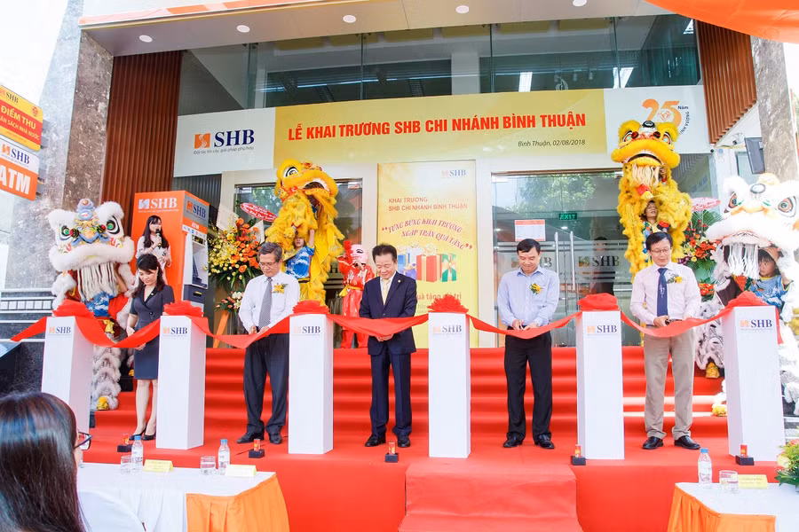 Lễ cắt băng khai trương SHB Bình Thuận