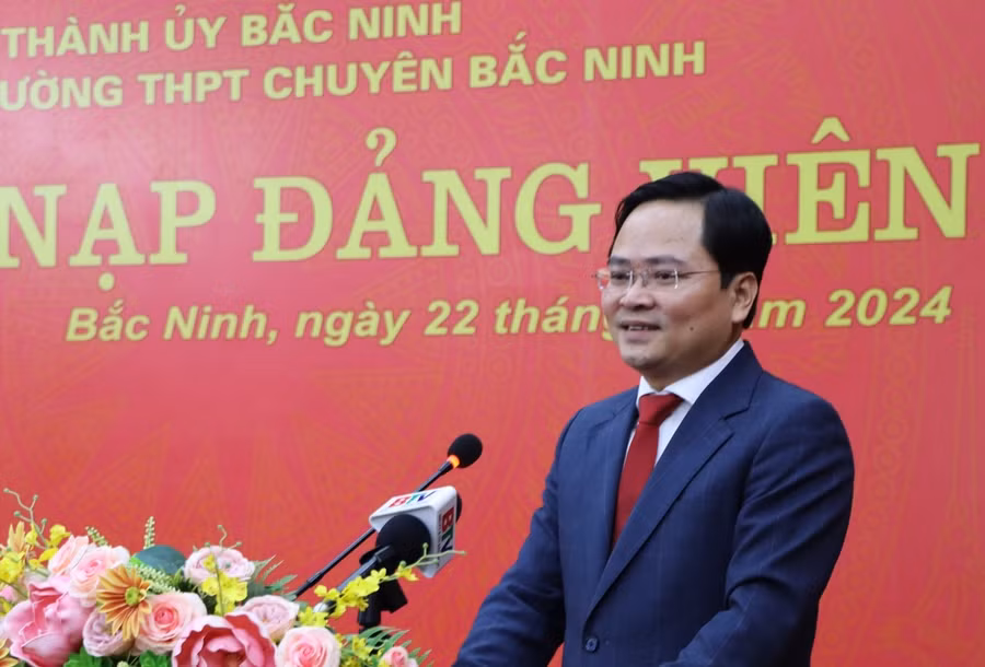 Bí thư Tỉnh ủy Bắc Ninh Nguyễn Anh Tuấn phát biểu tại buổi lễ.