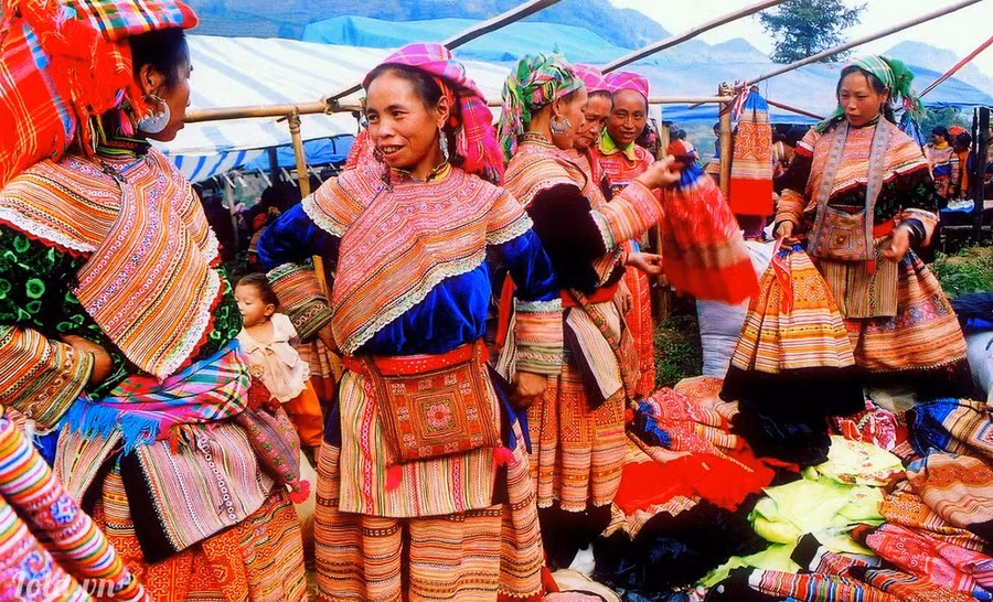 Phiên chợ Tết vùng cao