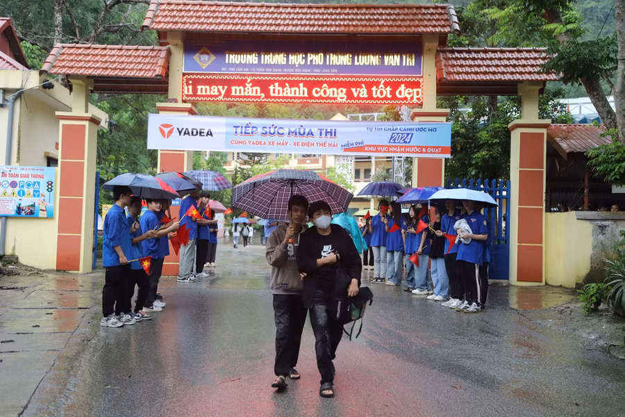 Sáng nay, các thí sinh sẽ làm bài thi môn đầu tiên, môn Ngữ văn bằng hình thức tự luận, thời gian làm bài 120 phút. Ảnh NC.