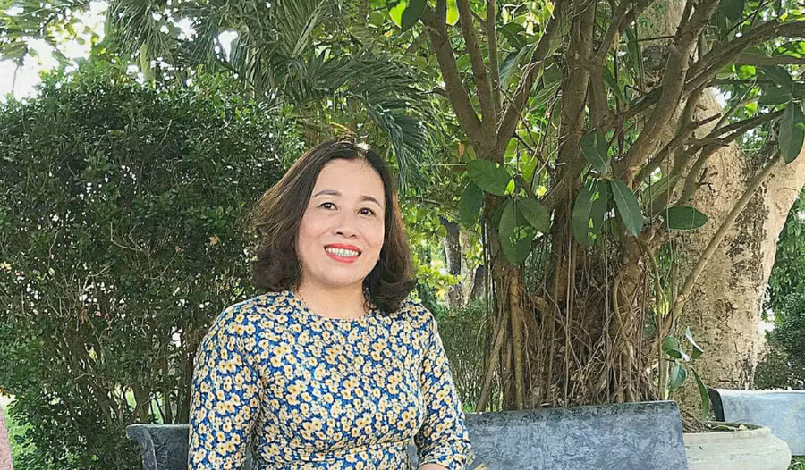 Cô Hoàng Thị Thuý Nga, Tổ trưởng tổ Lịch sử - Địa lí- GDCD Trường THPT Hương Khê (huyện Hương Khê, tỉnh Hà Tĩnh).
