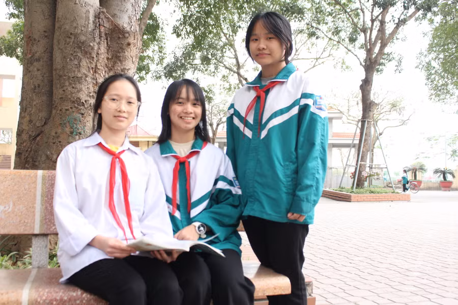 Học sinh trường THCS Nguyễn Văn Cừ (TP Từ Sơn) ôn tập chuẩn bị cho kỳ thi tuyển sinh vào lớp 10 năm học 2023 -2024.