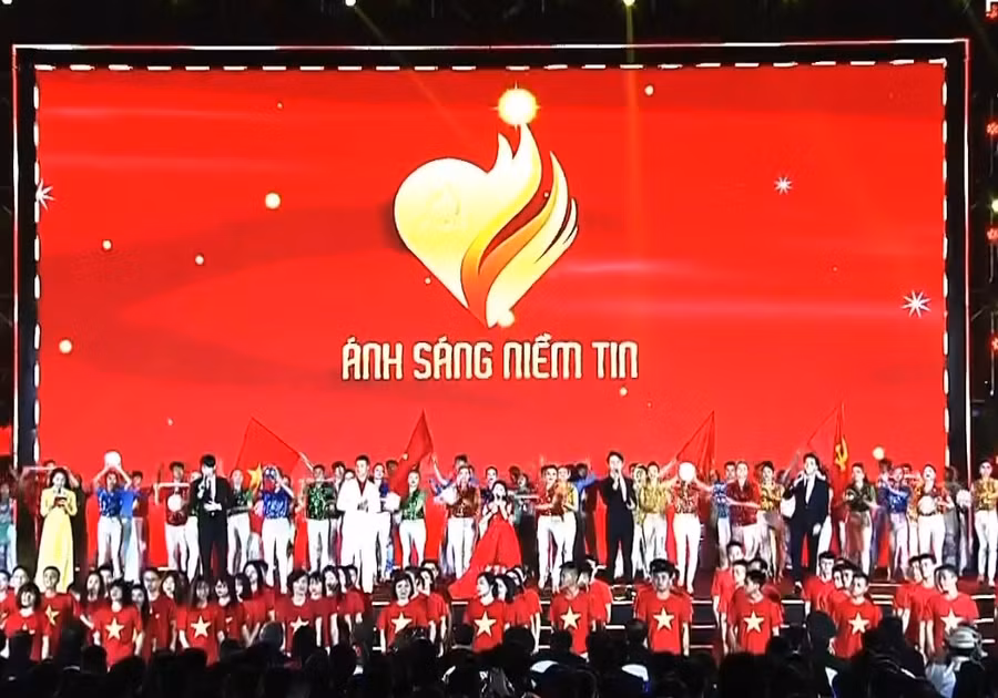 Chương trình Ánh sáng niềm tin tại điểm cầu Hải Phòng Chương trình Ánh sáng niềm tin tại điểm cầu Hải Phòng
