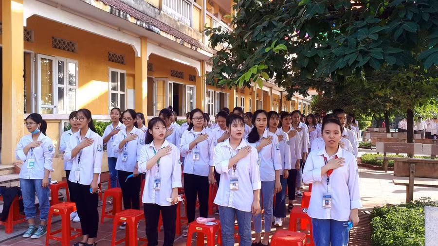 Học sinh trường THPT Đức Hợp (Hưng Yên)