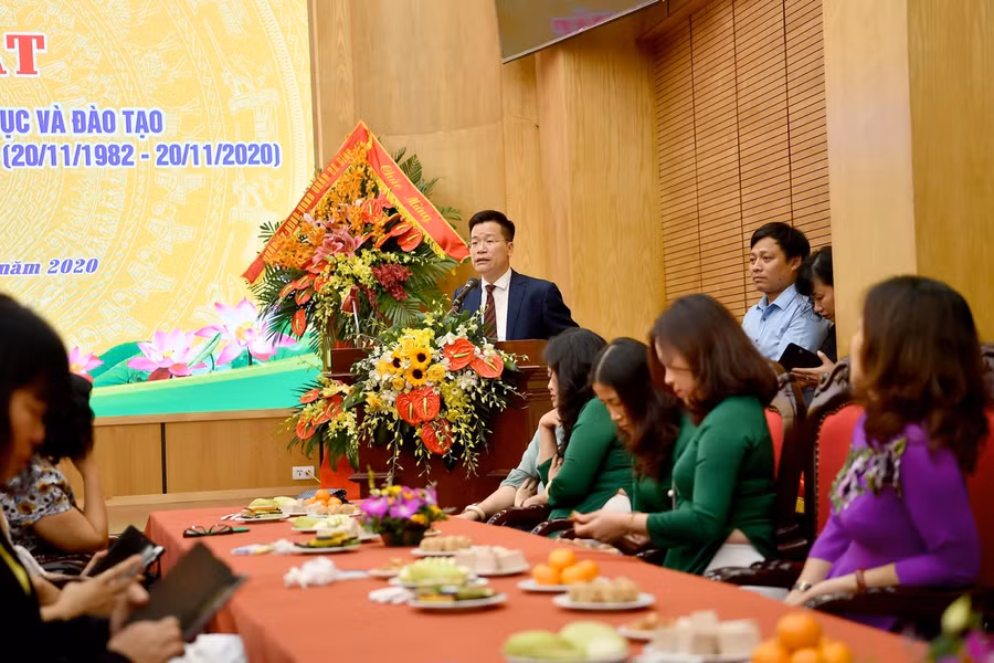 Trưởng phòng GD&amp;ĐT quận Ba Đình Lê Đức Thuận phát biểu.