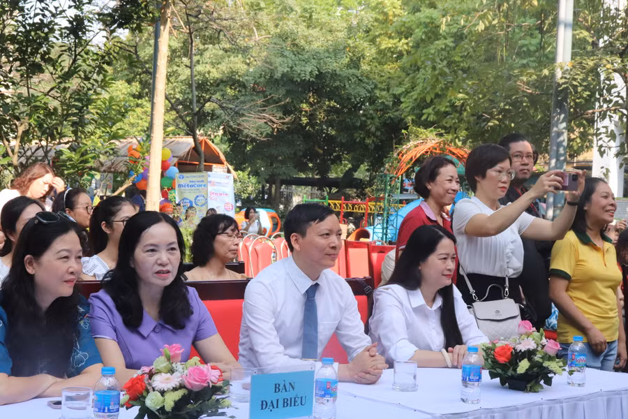 Đại biểu dự khai mạc Hội thi. Đại biểu dự khai mạc Hội thi.