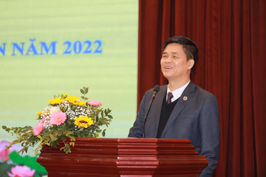 Báo cáo viên truyền đạt nội dung tập huấn.