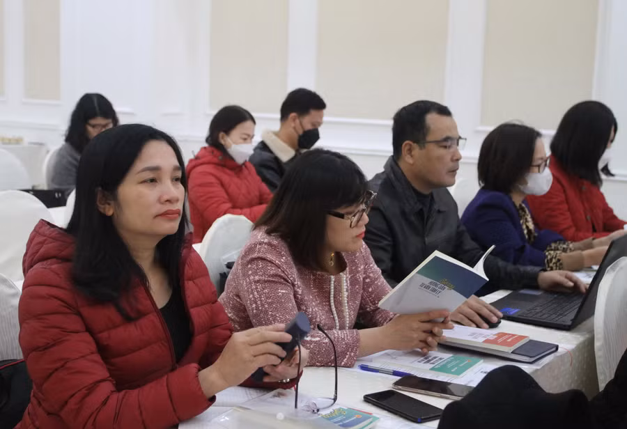 Các đại biểu dự tập huấn. Các đại biểu dự tập huấn.