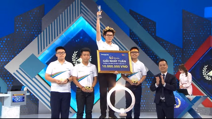Nguyễn Hoàng Khánh giành vòng nguyệt quế.