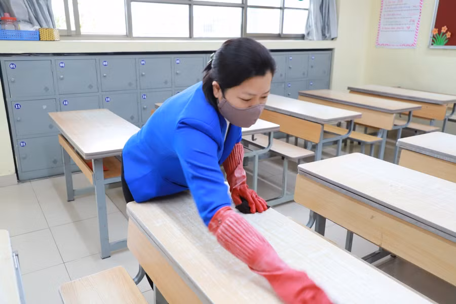 Trường tiểu học Đoàn Thị Điểm - Hà Nội tổng vệ sinh sẵn sàng đón học sinh trở lại trường.