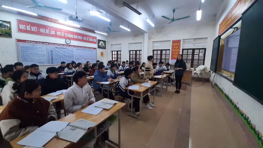 Nhiều giải pháp hỗ trợ học sinh ôn thi tốt nghiệp THPT 2023. Nhiều giải pháp hỗ trợ học sinh ôn thi tốt nghiệp THPT 2023.