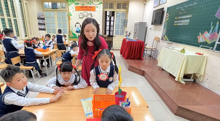 Một giờ dạy trong hội thi giáo viên dạy giỏi cấp thành phố. Một giờ dạy trong hội thi giáo viên dạy giỏi cấp thành phố.