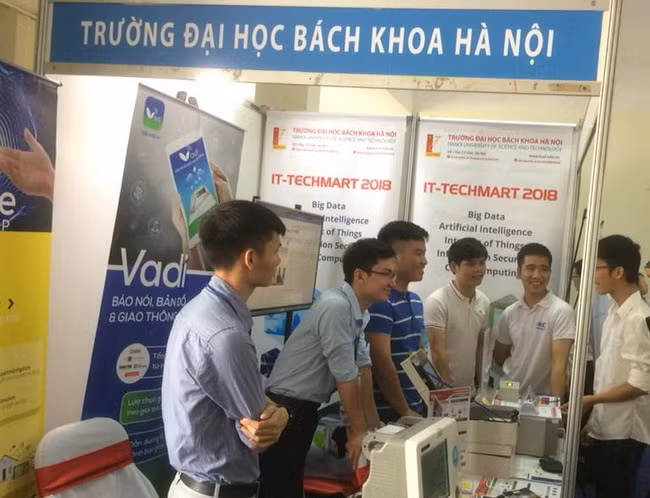 Nhiều trường đại học "khoe" công nghệ mới tại IT Techmart 2018