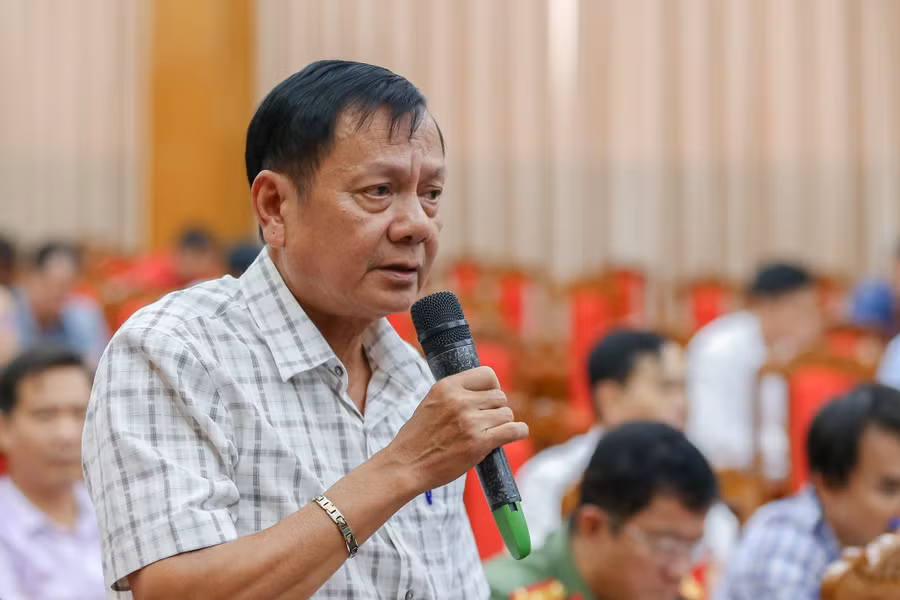Ông Nguyễn Văn Thêm, Phó Giám đốc Sở GD&ĐT trả lời câu hỏi của báo chí. Ông Nguyễn Văn Thêm, Phó Giám đốc Sở GD&ĐT trả lời câu hỏi của báo chí.