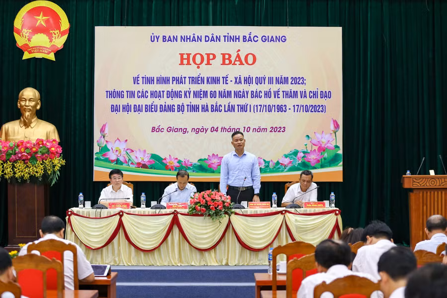 Ông Trương Quang Hải, Giám đốc Sở Văn hóa, Thể thao và Du lịch Bắc Giang thông tin tại họp báo. Ông Trương Quang Hải, Giám đốc Sở Văn hóa, Thể thao và Du lịch Bắc Giang thông tin tại họp báo.