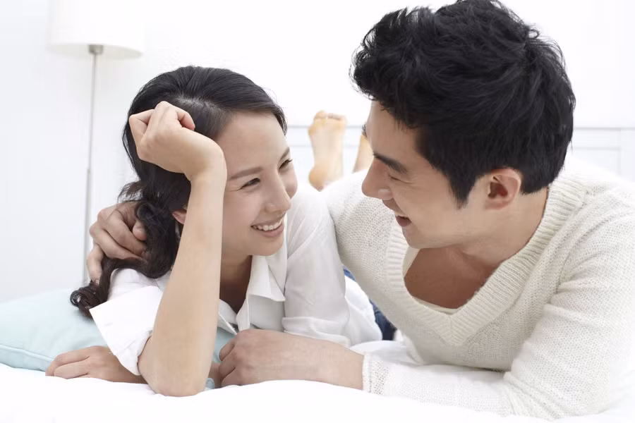 Đàn bà thông minh không bao giờ hỏi chồng những câu ‘ngớ ngẩn’ này - Ảnh 1