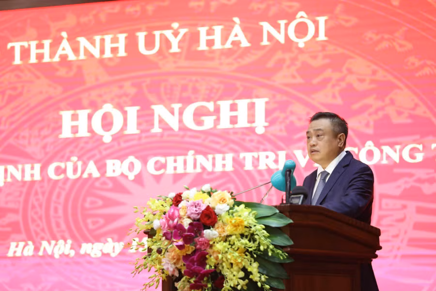 Tân Phó Bí thư Thành ủy Hà Nội - Trần Sỹ Thanh phát biểu nhận nhiệm vụ.