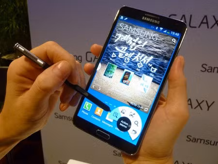 Những smartphone cao cấp đời cũ nhưng vẫn “hot” trên thị trường ảnh 4
