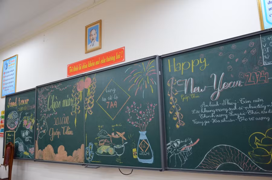 Để chào đón học sinh đến trường buổi đầu tiên năm mới, trước đó các giáo viên đã tự tay mình trang trí lớp học để đón học trò. Ảnh Ngô Chuyên.