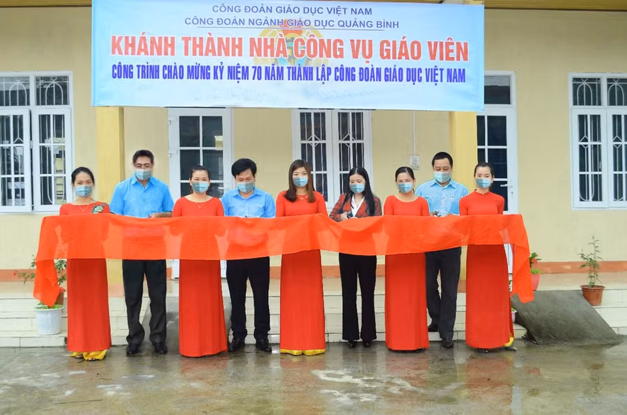 Khánh thành nhà công vụ giáo viên chào mừng 70 năm Công đoàn Giáo dục Việt Nam
