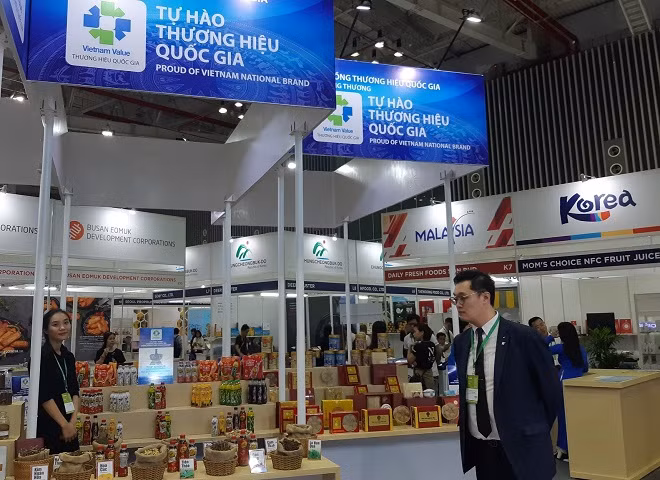 Gian hàng trưng bày các sản phẩm của Tập đoàn Tân Hiệp Phát Gian hàng trưng bày các sản phẩm của Tập đoàn Tân Hiệp Phát