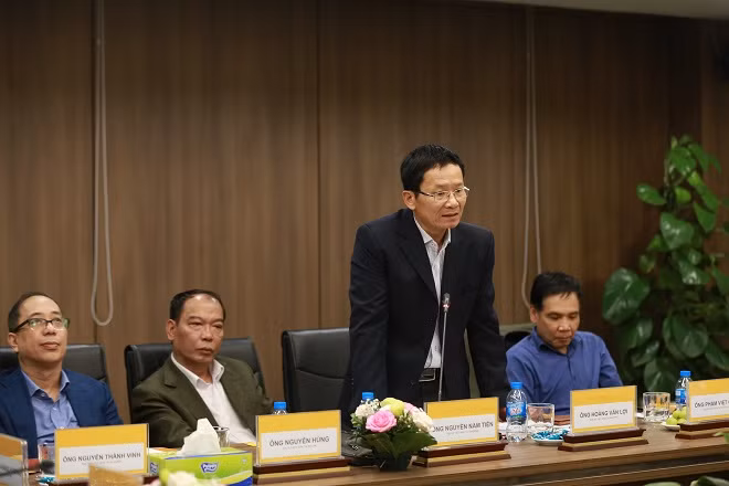 Đại sứ Việt Nam tại Tanzania Nguyễn Nam Tiến phát biểu tại buổi làm việc Đại sứ Việt Nam tại Tanzania Nguyễn Nam Tiến phát biểu tại buổi làm việc