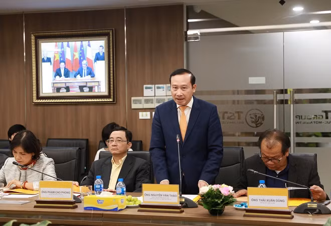 Trợ lý Bộ trưởng Bộ Ngoại giao, Vụ trưởng Vụ tổng hợp Kinh tế Nguyễn Văn Thảo phát biểu tại buổi làm việc Trợ lý Bộ trưởng Bộ Ngoại giao, Vụ trưởng Vụ tổng hợp Kinh tế Nguyễn Văn Thảo phát biểu tại buổi làm việc