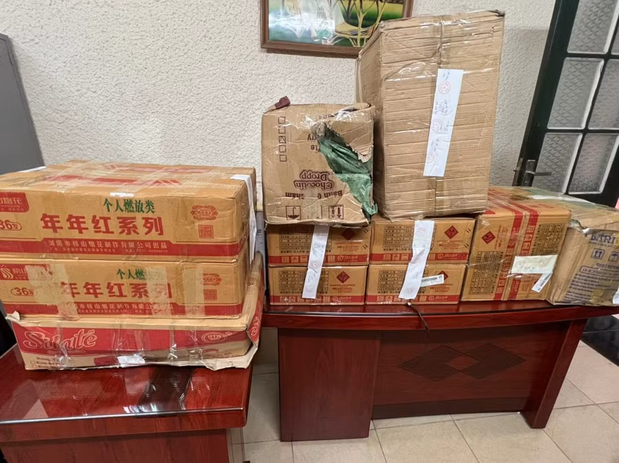 Một số tang vật cơ quan chức năng thu giữ. Một số tang vật cơ quan chức năng thu giữ.