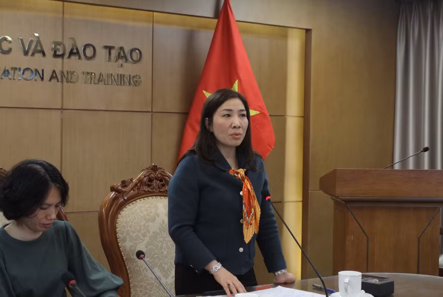 Bà Lê Thị Hằng- Phó Vụ trưởng Vụ Giáo dục Chính trị và Công tác Học sinh Sinh viên (Bộ GD&amp;ĐT) phát biểu kết luận tại Hội nghị