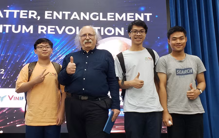Cao Văn Đông hiện là sinh viên năm thứ nhất Trường Đại học Khoa học Tự nhiên