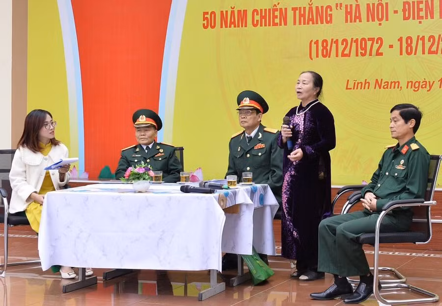 Các đại biểu chia sẻ cảm xúc tại lễ kỷ niệm Các đại biểu chia sẻ cảm xúc tại lễ kỷ niệm